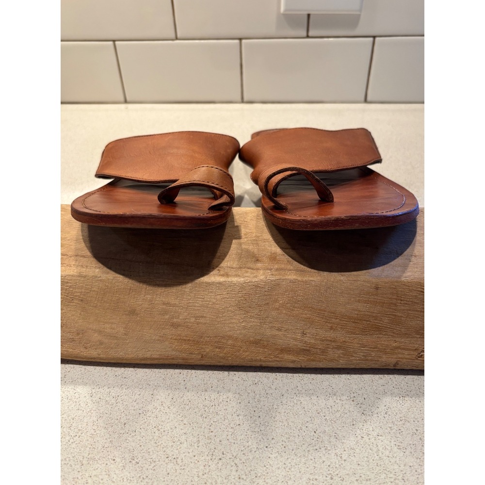 Free People Womens Leather Toe Loop Slide Sandals Brown Tan Flat ~ ~ ~ Size 40 - Picture 6 of 8